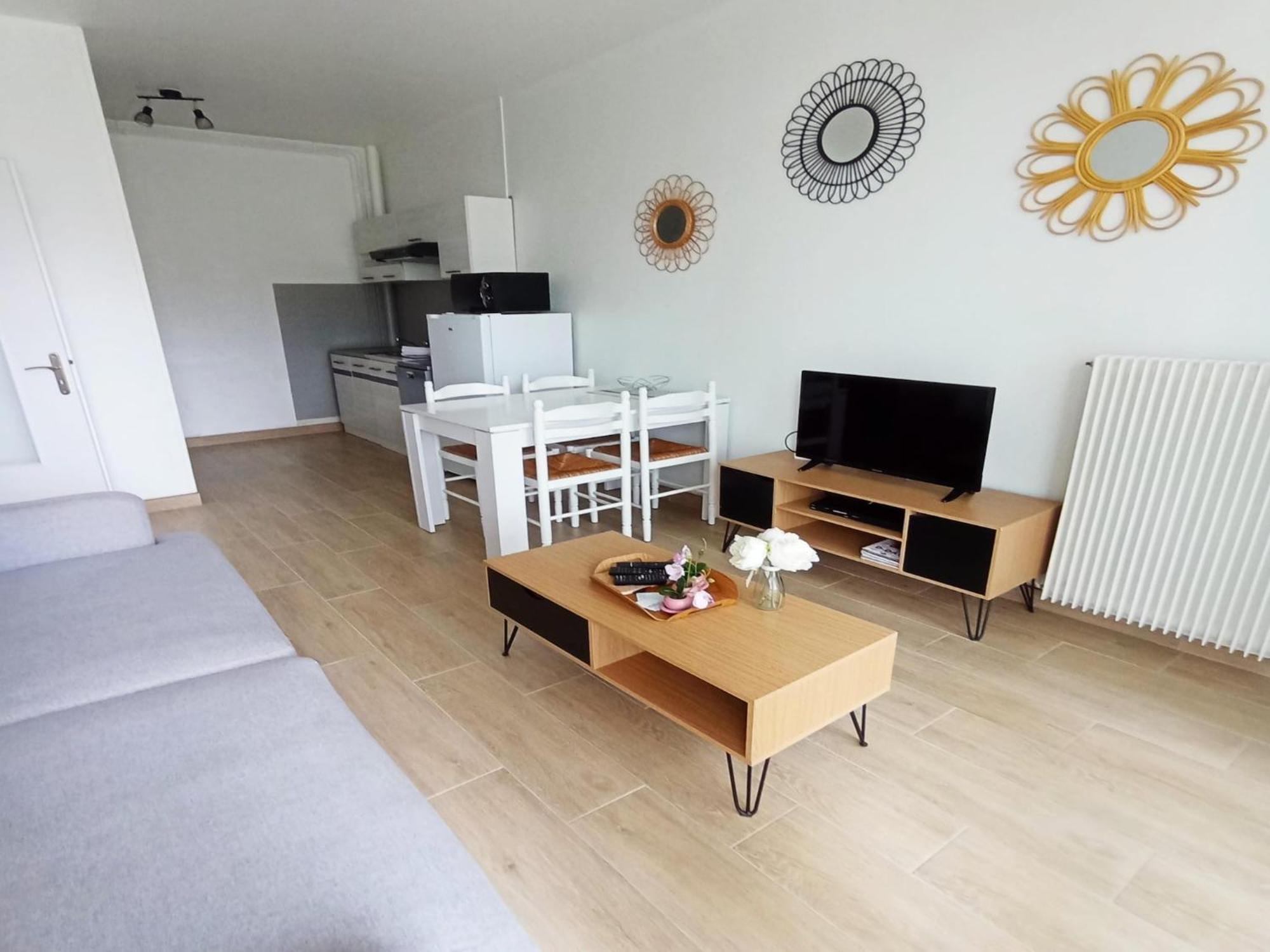 Simplistic Holiday Home In Grandcamp With Garden מראה חיצוני תמונה